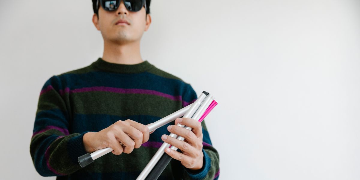 Currency Readers Now Available For The Blind Or Visually Impaired WGRT